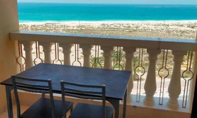 Al Hamra Village Apartamento | ROYAL BREEZE APARTMENT Sea View. Studio Room.