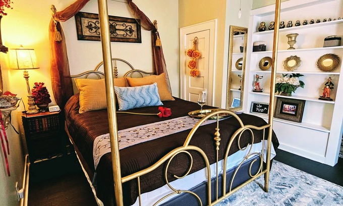 Northside Apartamento | Royal European Corner to a Romantic Gateaway by Downtown-Houston, Heights & WOMH