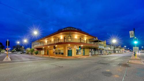 Broken Hill Hotel | Royal Exchange Hotel