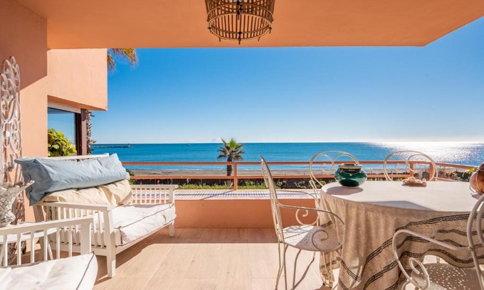 Sotogrande Apartamento | Royal Front Beach Apartment