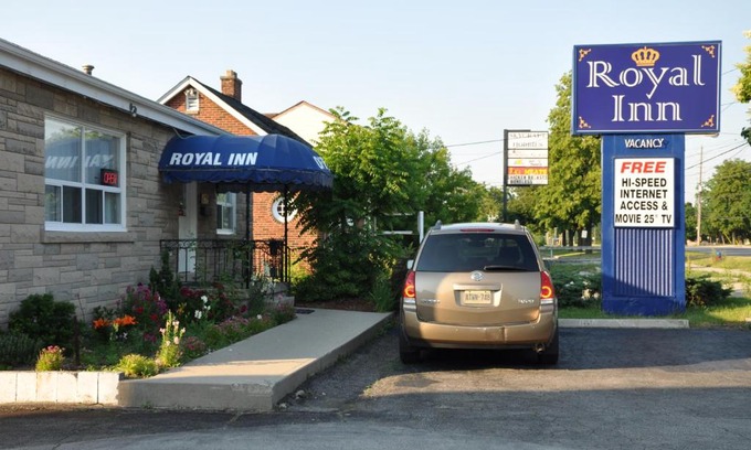 Aldershot Hotel | Royal Inn