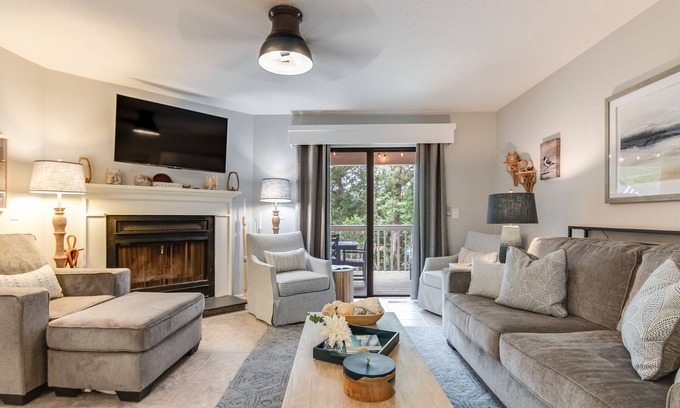 Bald Head Island Condominio | Royal James Condo-Perfect for families, neighborhood pool, golf cart included BOTH clubs Available