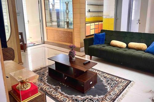 Lakshmipuram Apartamento | Royal King Bed Suite, Service Apartments, 1km to center , Free WI-FI