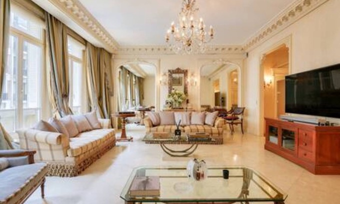 Champs-Elysees Apartamento | Royal Montaigne in Paris