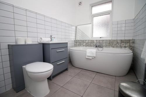 Penylan Casa | Royal Oak House by Tŷ SA - 5 bedroom house