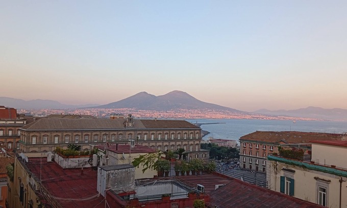 San Ferdinando Apartamento | Royal Palace and Vesuvius before you
