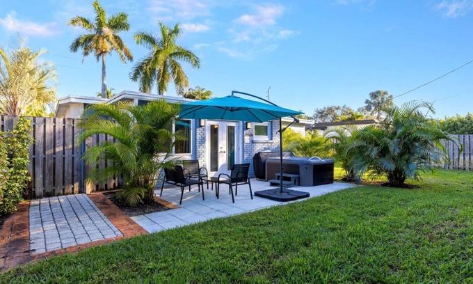 Central Fort Lauderdale Casa | Royal Palms Beach Bungalow – A Tranquil Escape