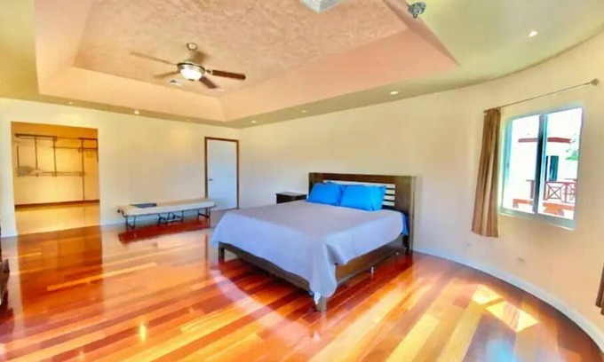Estate Mount Pleasant East 1 Casa | Royal Palms Villa/Retreat
