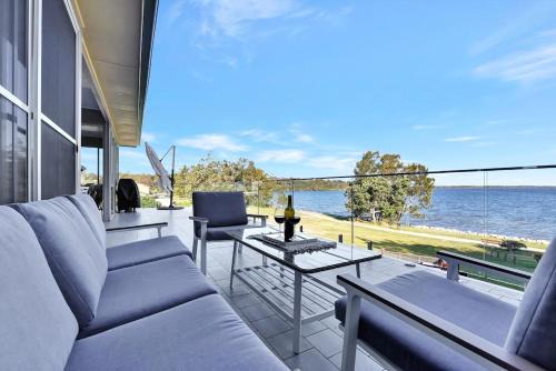 Central Coast Casa | Royal Retreat Peaceful Lakefront
