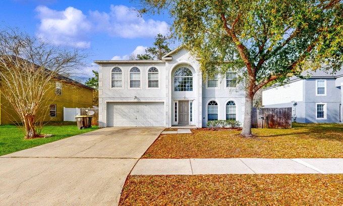 Northside Casa | Serene home with enclosed yard and screened in back patio