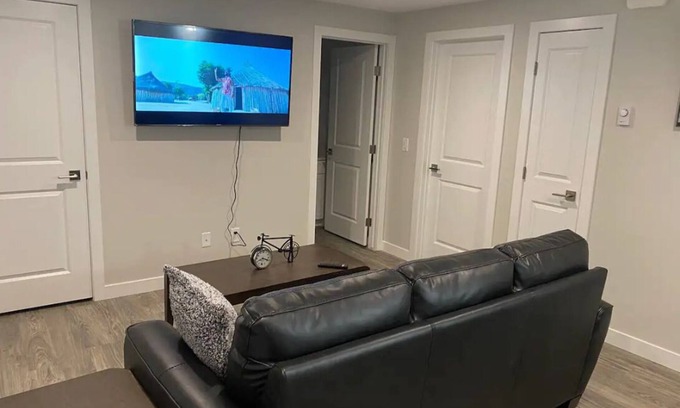 Saskatoon Apartamento | Royale - Brand New & Cozy 1BR Basement @ Rosewood.