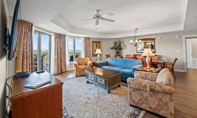 Arcadian Shores Condominio | Impresionantes vistas del atardecer y la playa desde el piso 15