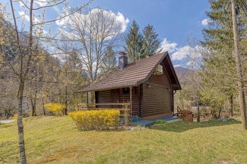 Hrib pri Hinjah Chalet De Esquí | Rozi's Riverside Cottage - Happy Rentals