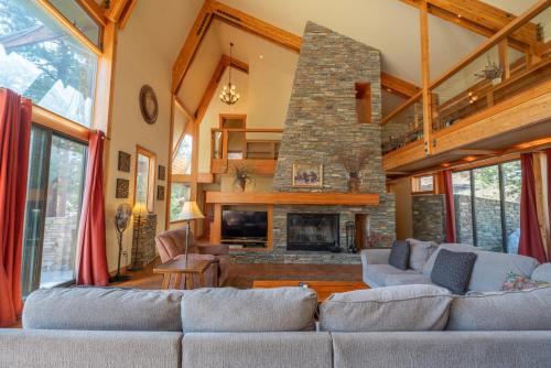 June Lake Casa | Rr-carson view1 Strap18-005