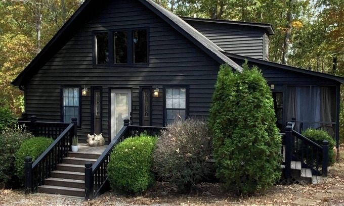 Counce Casa | RRLAKEHOUSE-COZY CABIN IN HEART OF PICKWICK!🩵🏡 W/ FUN BILLIARDS ROOM!!🎱