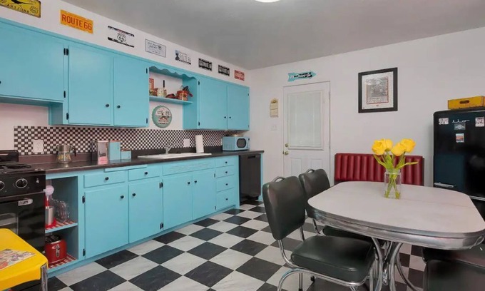Amarillo Casa | RT 66 mid-Century home with hip-retro vibes.