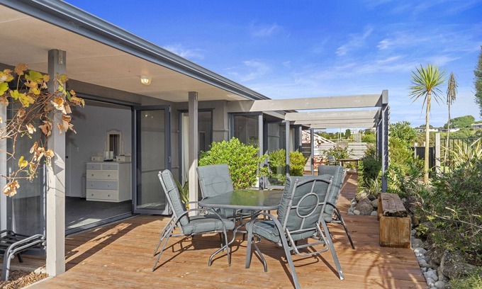 Ruakaka Casa | Ruakaka River Retreat - Ruakaka Holiday Home