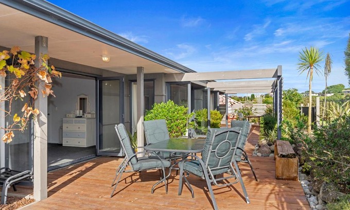 Ruakaka Casa | Ruakaka River Retreat - Ruakaka Holiday Home