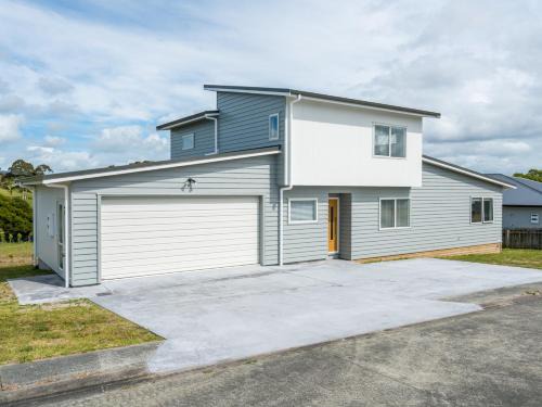 Ruakaka Casa | Ruakaka Sands - Ruakaka Holiday Home
