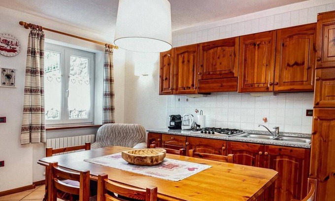 San Lorenzo Dorsino Apartamento | Rubino in Molveno on the shores of Italy's most beautiful lake