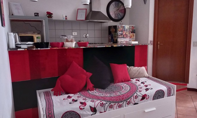 Ostiense Casa | RUBY RED