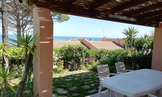 Villaputzu Casa | Villetta a 80 m del mar en Porto Corallo con jardín cerrado