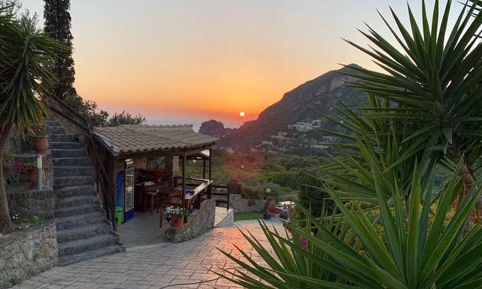 Parelia Villa | Ruby Villa: destino de vacaciones para todos los que buscan la belleza de la naturaleza.