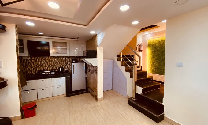 The Mall Road Villa | Rudhraksh Villa Homestay 4 Perfect Vaccy Villa