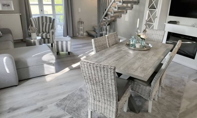 Kreptitz Casa | Rugiamare, Exclusives, neu Renoviertes, Strandnahes Reihen- Ferienhaus