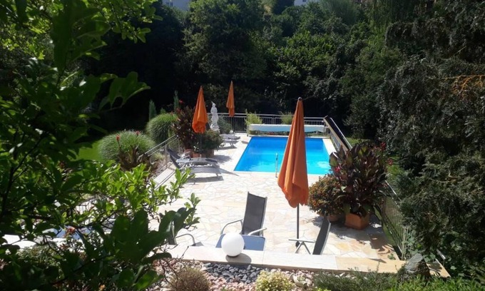Mainstockheim Apartamento | Ruhige Ferienwohnung mit Sonnenterrasse und Pool im Weinort Mainstockheim