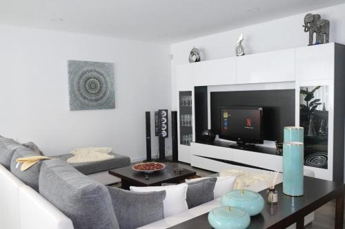 Aveiro Apartamento | Ruhiges Modernes Haus Parkplatz WLAN Whirlpool