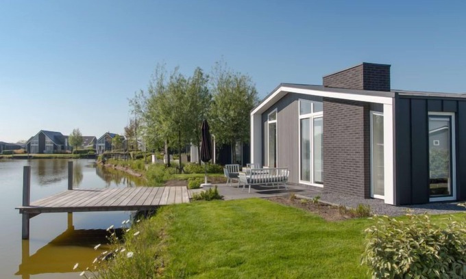 Wemeldinge Casa | Vakantiehuis Ruisweg 28 by Interhome
