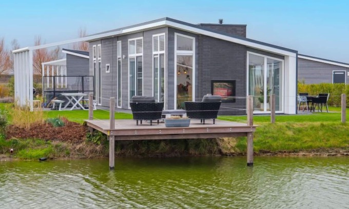 Wemeldinge Casa | Vakantiehuis Ruisweg 34 by Interhome