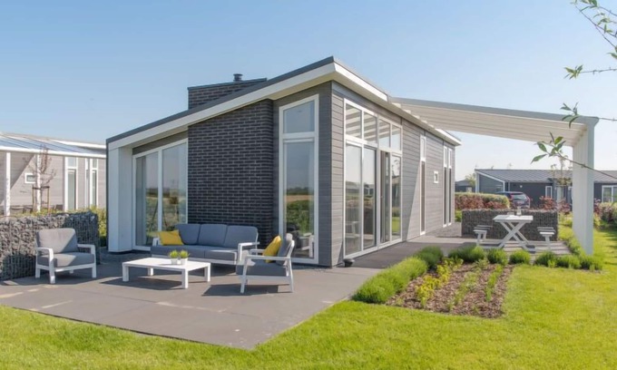 Wemeldinge Casa | Vakantiehuis Ruisweg 39 by Interhome
