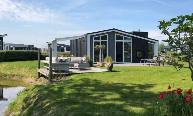 Wemeldinge Casa | Vakantiehuis Ruisweg 89 by Interhome