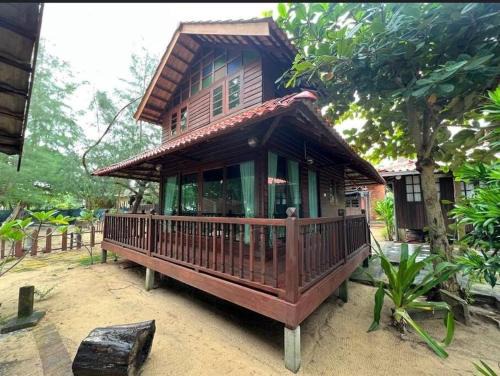 Kampung Ru Muda Chalet De Esquí | Rumah Aggrek@Zaki’s Residence, Marang, Terengganu