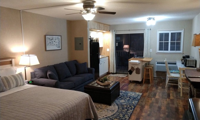Lake Lure Villa | Rumbling Bald Resort/ Apple Valley Villa mountain getaway!