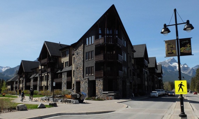Canmore Condominio | Rundle Cliffs Lodge en Spring Creek Mountain Village de Canmore