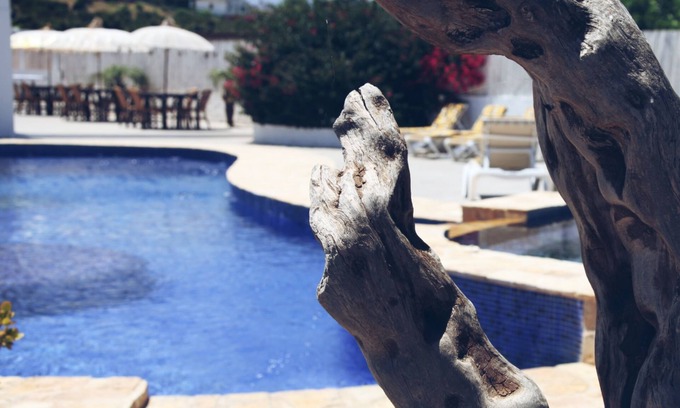Coin Apartamento | RunWild Hen Party Pool Fun for 12