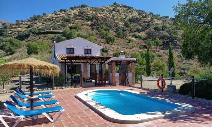 Alora Cabaña | Casita Rural de 4 plazas con piscina y barbacoa