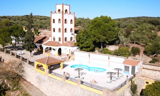 Hornachuelos Chalet De Esquí | Cortijo Rural con las mejores vistas en el Parque Natural Sierra de Hornachuelos