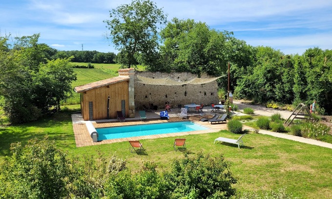Saint-Sauvy Cabaña | Rural family retreat - heated pool & kid friendly