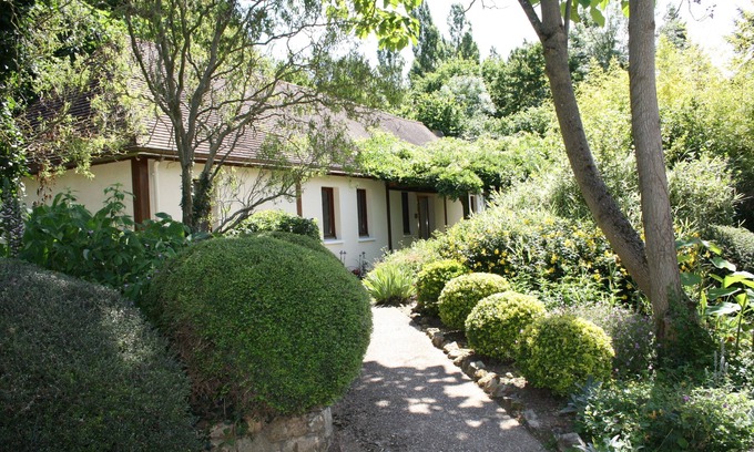 Asnieres sur Vegre Cabaña | Grande-Gîte-3 Bedrooms with 2-Baño con ducha