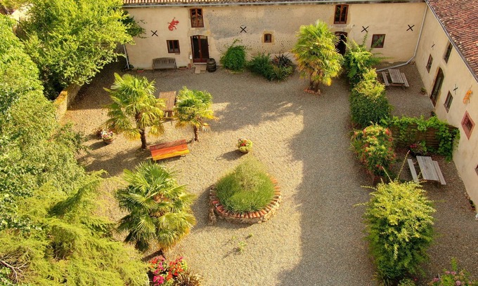 Madiran Cabaña | Rural Gites Hidden in Madiran Vines
