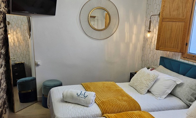 Montanchez Cabaña | Casa Rural El Edén con Piscina y Ducha Hidromasaje en Barrio Judío de Montánchez