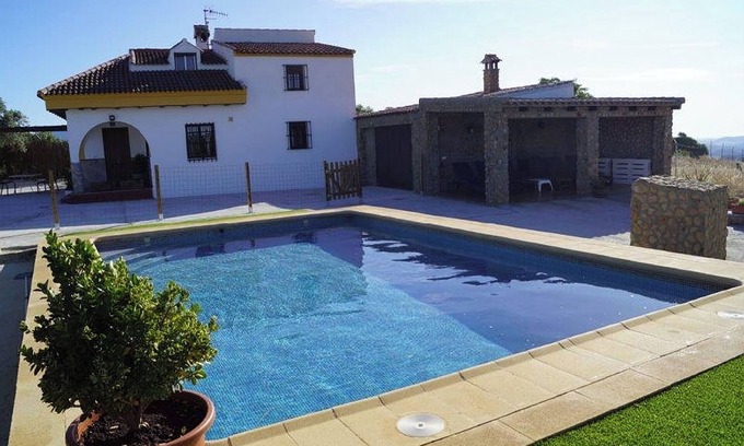 El Gastor Cabaña | Casa rural el recreo , tiene una amplia zona, con juegos para los mas pequeños