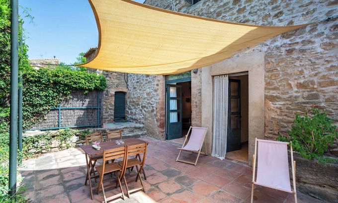 Pins Casa | Casa rural para escapada con piscina y chimenea