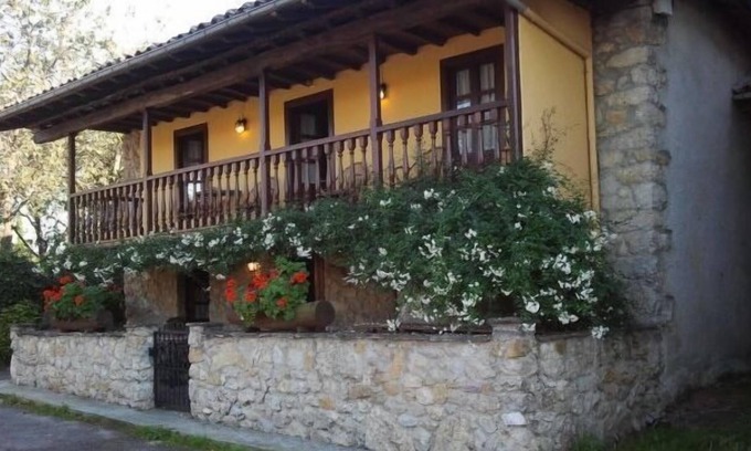 Ceceda Cabaña | Casa rural (alquiler íntegro) Foína y Xuegu la Bola para 4 personas