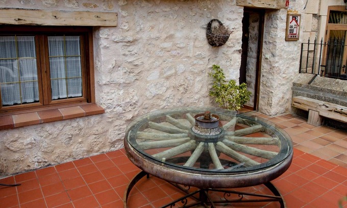 Sigueruelo Casa | Casa Rural 'La Cañada Real' con Vista a la Montaña, Terraza Privada y Wi-Fi