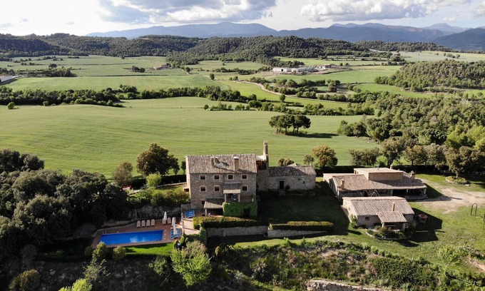 Gargalla Casa | Casa rural 'La Caseta De Sant Grau' con vistas a la montaña, piscina compartida y Wi-Fi